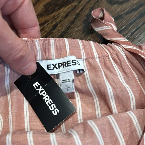 ❌NOT FOR SALE❌NWT** Express Top w/Layered Sleeves - Picture 6 of 6